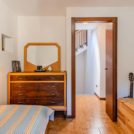 Castello By Interhome 德尔维奥